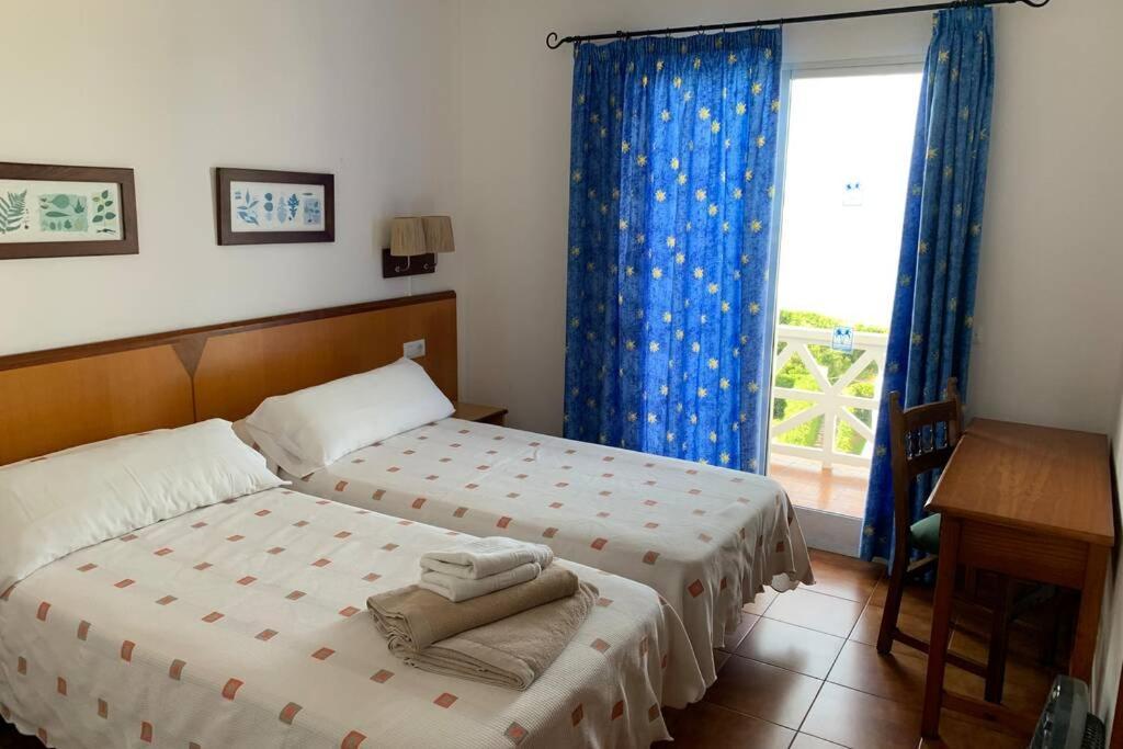 Apartamento En Playa Santo Tomas 1-5 Es Migjorn Gran Eksteriør bilde