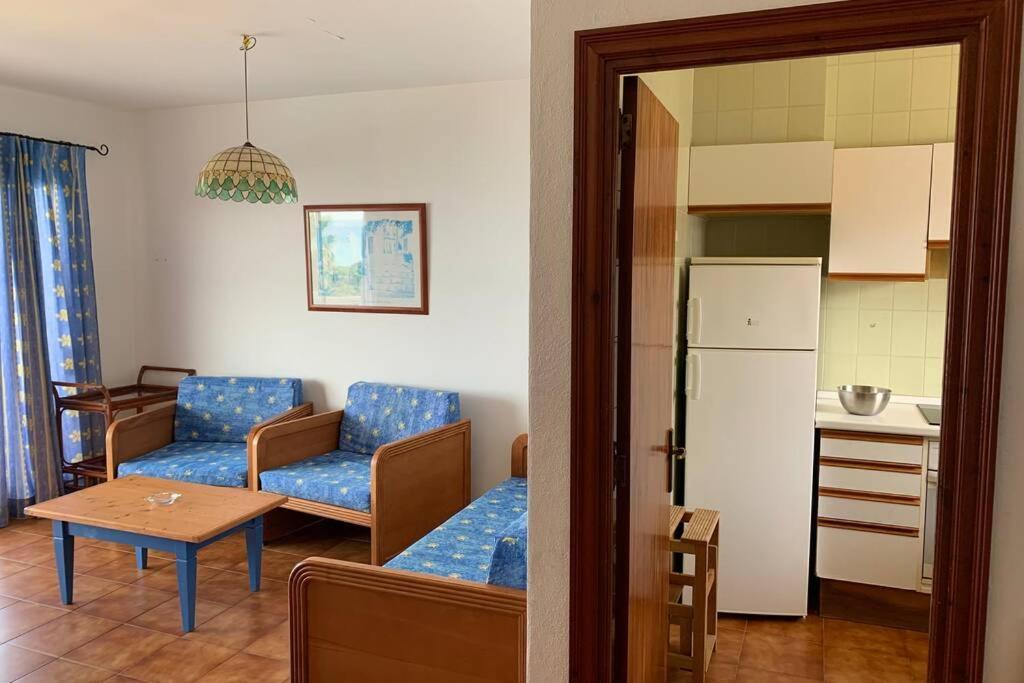 Apartamento En Playa Santo Tomas 1-5 Es Migjorn Gran Eksteriør bilde